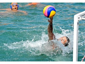 Çeşme Marina’da su topu heyecanı