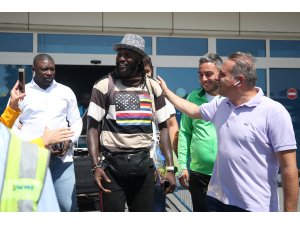 Adebayor Kayseri'ye geldi