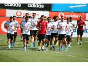 Beşiktaş hazırlıklarına kaldığı yerden devam etti