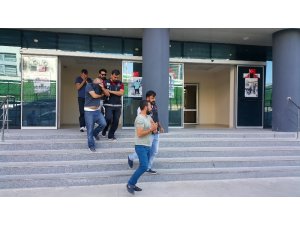 Narkotik polisinden baskın: 5 gözaltı