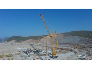 Akkuyu NGS sahasında Liebherr LR13000 vincinin montajı yapıldı
