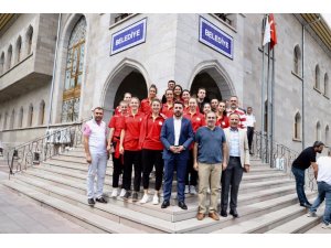 Nevşehir Belediyesi voleybol takımı, Başkan Arı’yı ziyaret etti