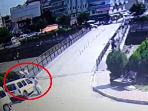 Terme’de köprünün çöktüğü anlar kamerada