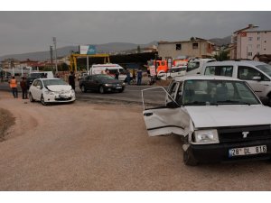 Suşehri’nde trafik kazası: 3 yaralı