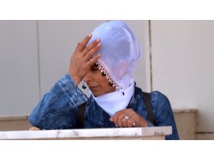 Kavgada arada kalıp boynuna makas saplanan küçük Ezel felç kalacak