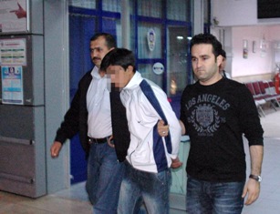 Kapkaççı beyaz eşofmanından yakalandı
