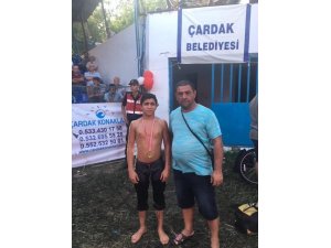 Edirneli genç pehlivan altın madalyanın sahibi oldu