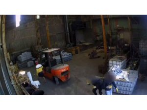 Kameranın açısını değiştiren çinko hırsızları kamerada