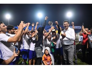Geleneksel turnuvanın finalinde kupayı Başkan Kocaman verdi