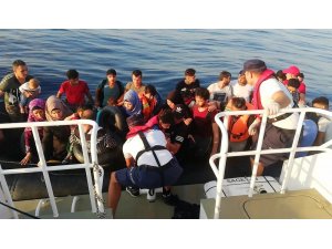 Kuşadası Körfezi’nde 2 operasyonda 88 düzensiz göçmen yakalandı