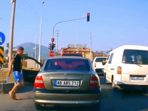 Trafikte satırlı kavgaya polis soruşturması