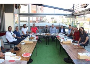 Ağrı Spor yöneticileri, basın mensuplarıyla bir araya geldi