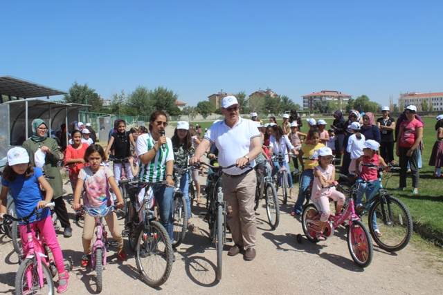 Karapınarlı çocuklar sağlıklı yaşam için pedal çevirdi