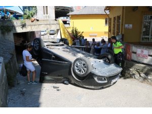 2 saat önce kiraladığı otomobille kaza yaptı