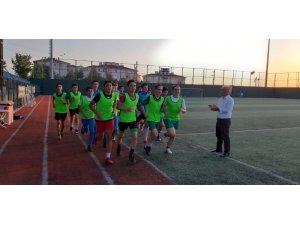 ÇESK futbolla sahaya indi