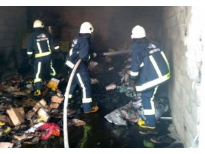 Van’da depo yangını