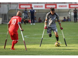Gazze'de ampute futbol liginin ilk karşılaşması yapıldı