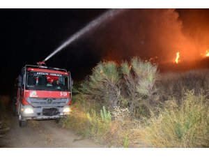 Kumluca’da korkutan yangın söndürüldü