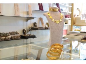 Uluslararası piyasaların bozukluğu altın fiyatlarını etkiliyor