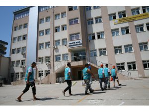 Hükümlüler okulları eğitime hazırlıyor