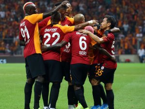 Galatasaray, 2015-2016 sezonunu hatırlattı