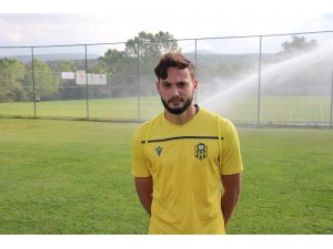 Yeni Malatyaspor’da genç futbolcu Özer Özdemir, Sergen Yalçın’ın gözüne girmeyi başardı