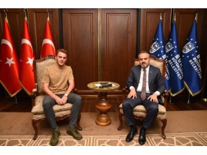Fransa yolcusu Ertuğrul vedâ turuna çıktı