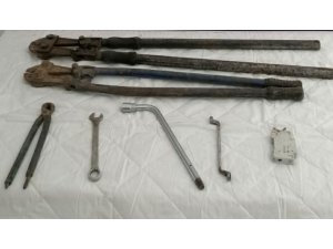 Kuzey Marmara Otoyolu’ndan bariyerleri çalan 2 şahıs yakalandı