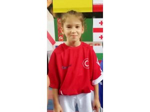 Salihlili minik karateciden uluslararası başarı
