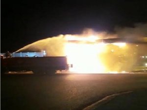 Diyarbakır’da OSB’nin ana giriş kapısı ateşe verilerek kundaklandı