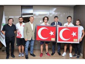 Altın madalya rekorla geldi