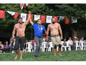Mersin’de Karakucak Güreşleri başladı
