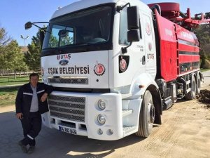 Otomobilin çarptığı belediye işçisi hayatını kaybetti