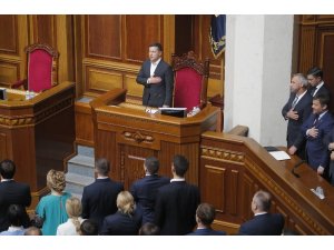 Ukrayna’da yeni seçilen milletvekilleri göreve başladı