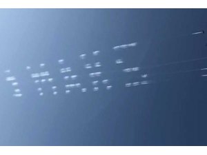 Cumhurbaşkanı Erdoğan’ın katıldığı fuarda Rus pilotlardan gösteri uçuşu