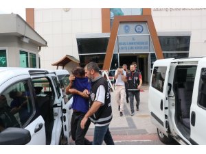 Çaldıkları otomobili sahibine satmaya çalışan 3 suç makinesi serbest bırakıldı