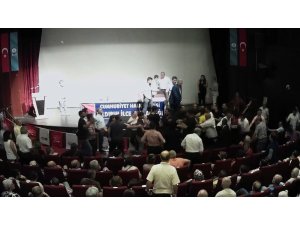 Kaftancıoğlu’nun katıldığı CHP toplantısında ortalık karıştı, yumruklar konuştu