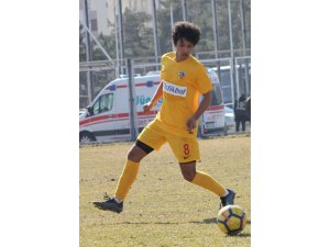 Ahmet Zekkeriya Kartal 5 yıllık sözleşme imzaladı