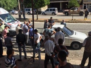 Malatya’da otomobilin çarptığı 2 kişi yaralandı