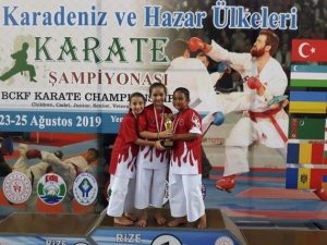 Karateciler Gebze’ye madalyayla döndü