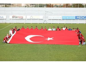 Sivasspor idmanda dev Türk Bayrağı açtı