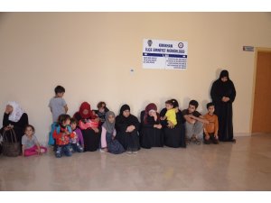 Hatay’da 18 düzensiz göçmen yakalandı