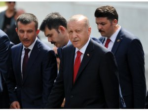 Cumhurbaşkanı Erdoğan’dan Ahmet Davutoğlu’na: “Bagajlarında ne varsa ortaya dökmelerinde fayda var”