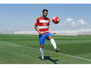 İsmail Köybaşı Granada’da resmi imzayı attı