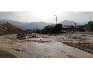 Malatya’da sağanak yağış sele neden oldu