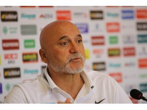 Hikmet Karaman: "Hakem özellikle ikinci yarı kontrolünü kaybetti"