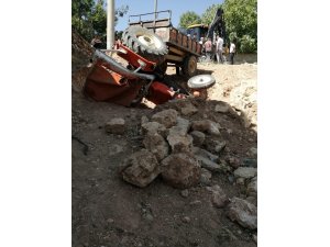 Gercüş’te freni boşalan traktör şarampole yuvarlandı