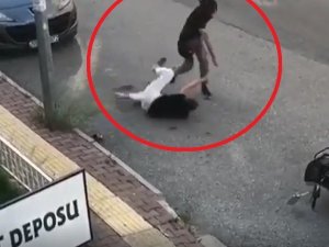 Kurye ve müşteri arbede kamerada