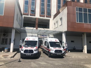 Boğulma tehlikesi geçiren iki kardeş kurtarıldı