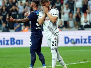 Süper Lig: Beşiktaş: 0 - Çaykur Rizespor: 1 (İlk yarı)